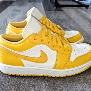 Jordan 1 Low 'Pollen' Sneakers